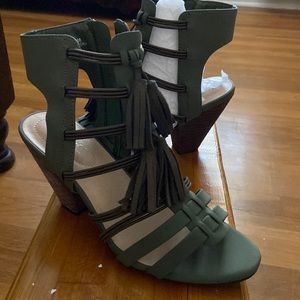 NWT (no box) Cato’s Open Toe Tassel Booties